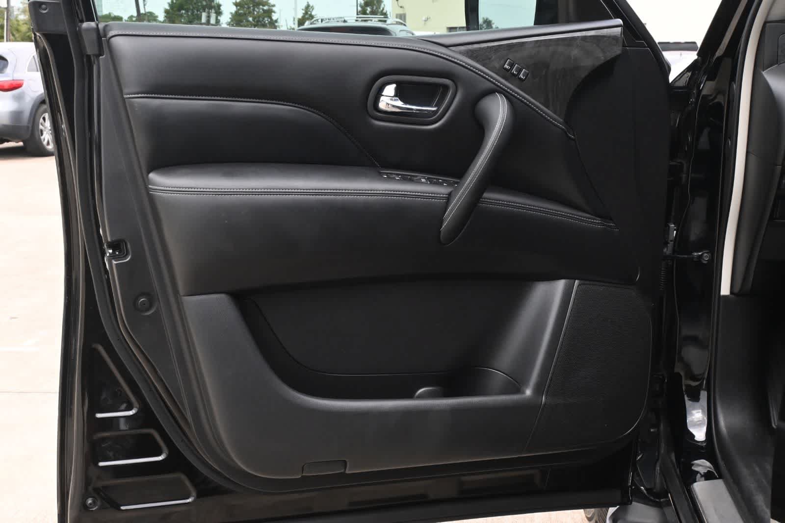 Used 2022 INFINITI QX80 Luxe w/ Cargo Package AWD/4WD image 17