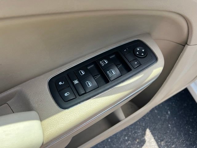 Used 2012 Chrysler 300 Limited RWD image 27