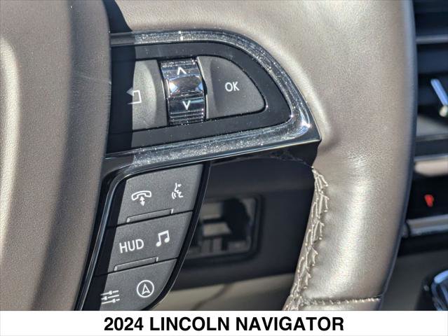 Used 2024 Lincoln Navigator Black Label AWD/4WD image 15