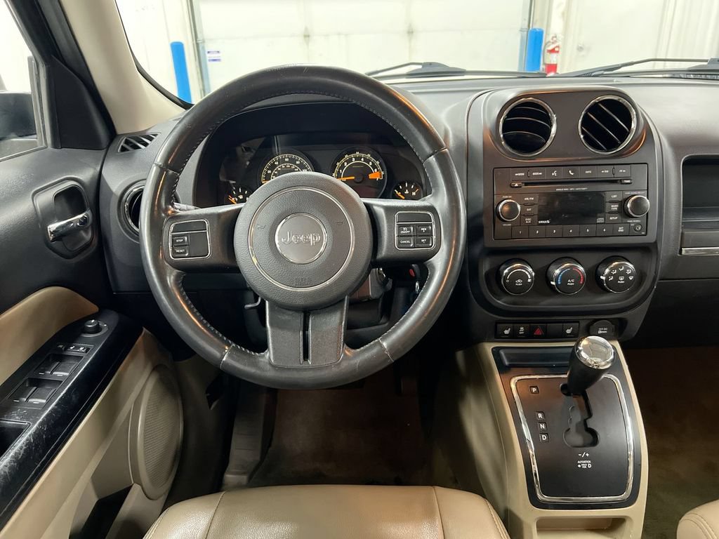 Used 2015 Jeep Patriot High Altitude AWD/4WD image 11