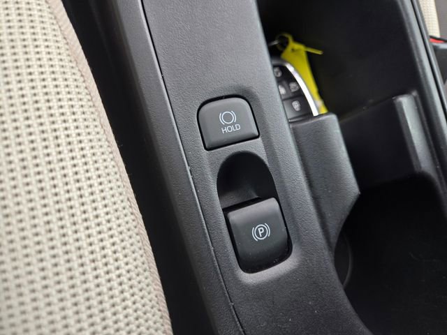 Used 2025 Toyota Corolla LE image 17