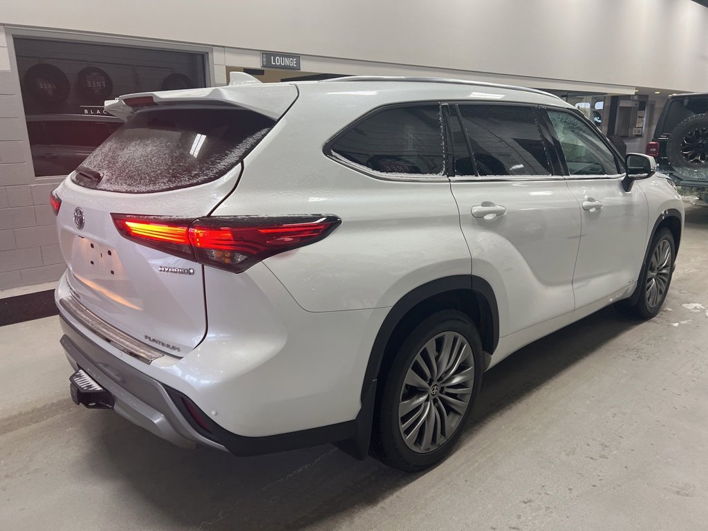 Used 2022 Toyota Highlander Platinum image 5