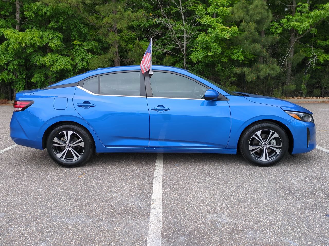 Used 2025 Nissan Sentra SV FWD image 3