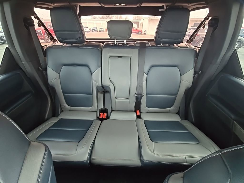 Used 2022 Ford Bronco Outer Banks AWD/4WD image 39