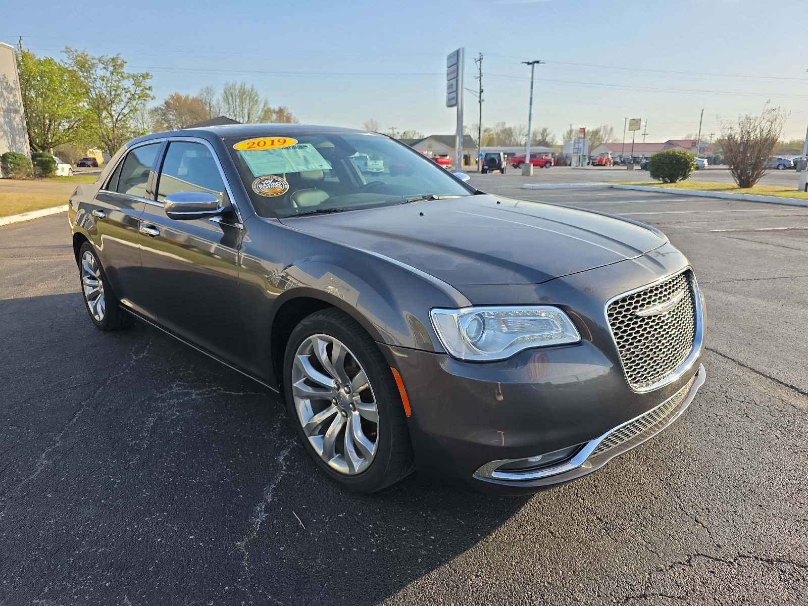 Used 2019 Chrysler 300 Limited image 4