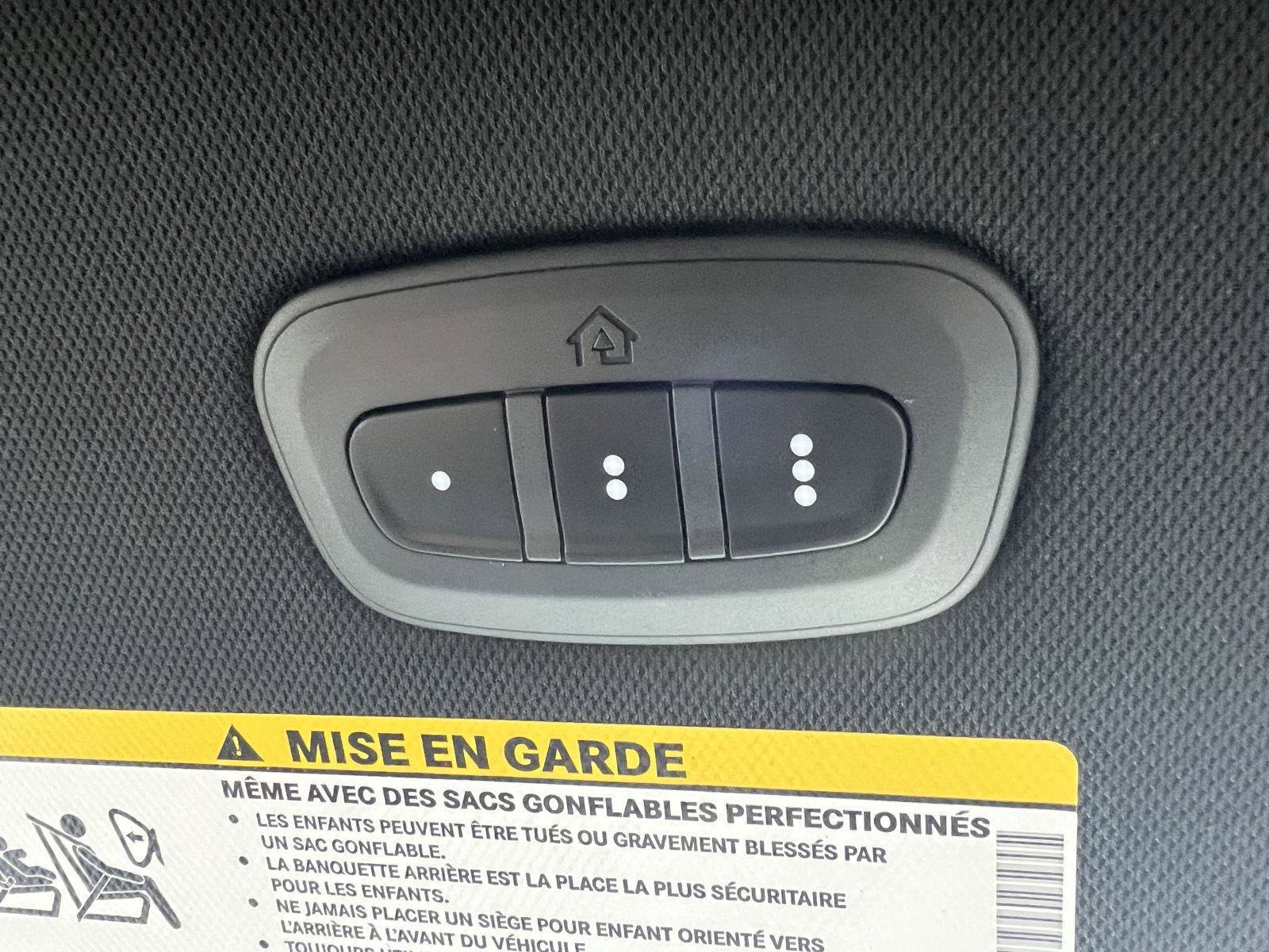 New 2026 Chrysler Pacifica Select image 35