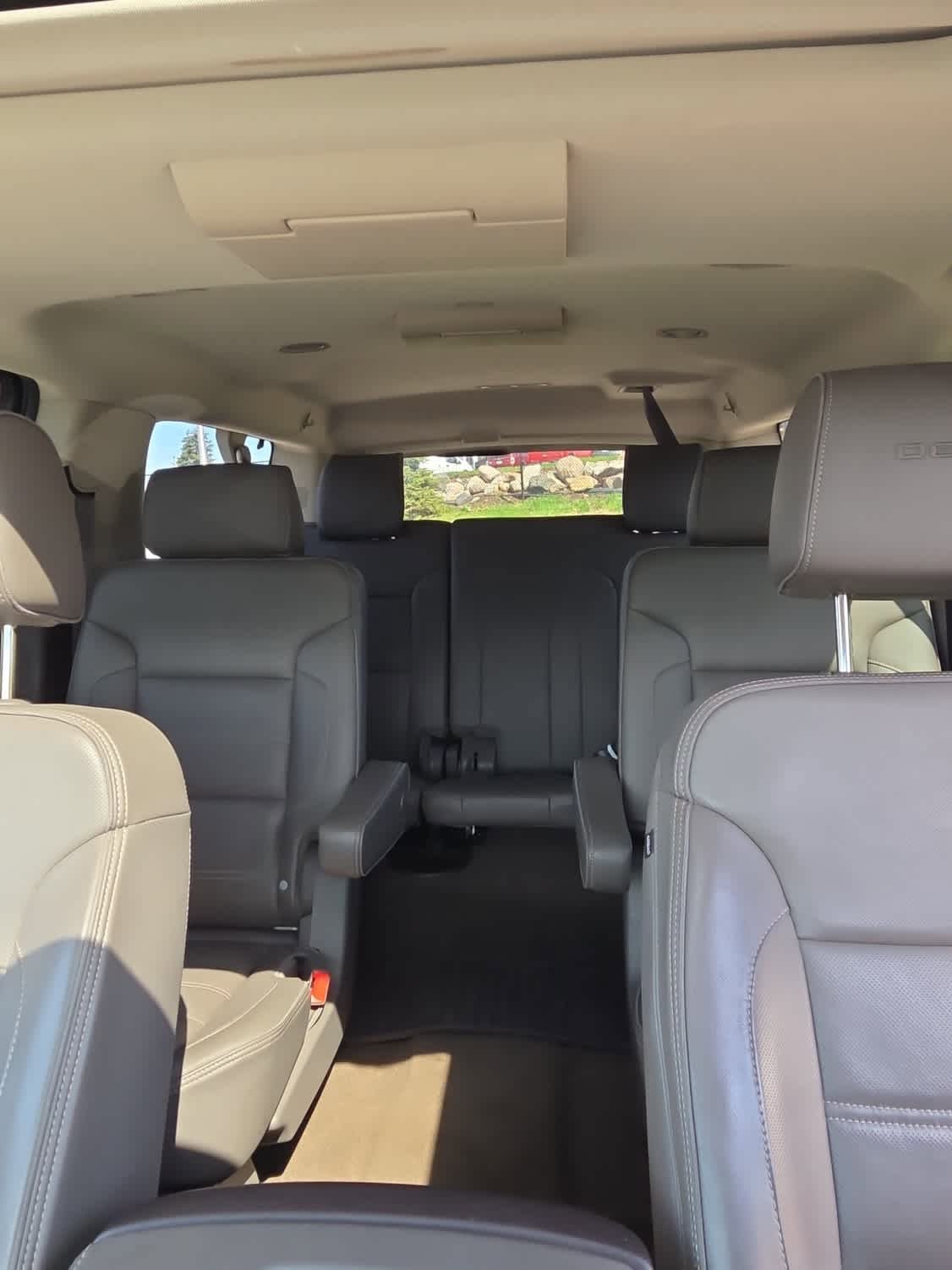 Used 2017 GMC Yukon XL Denali w/ Open Road Package AWD/4WD image 8