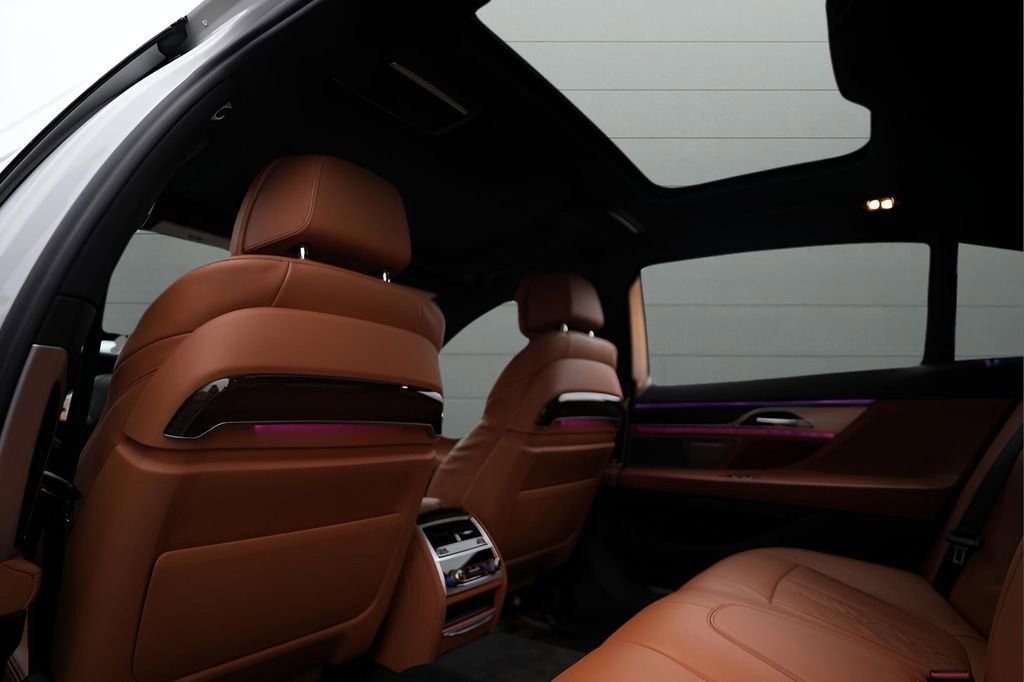 Used 2022 BMW 745e xDrive w/ M Sport Package image 28