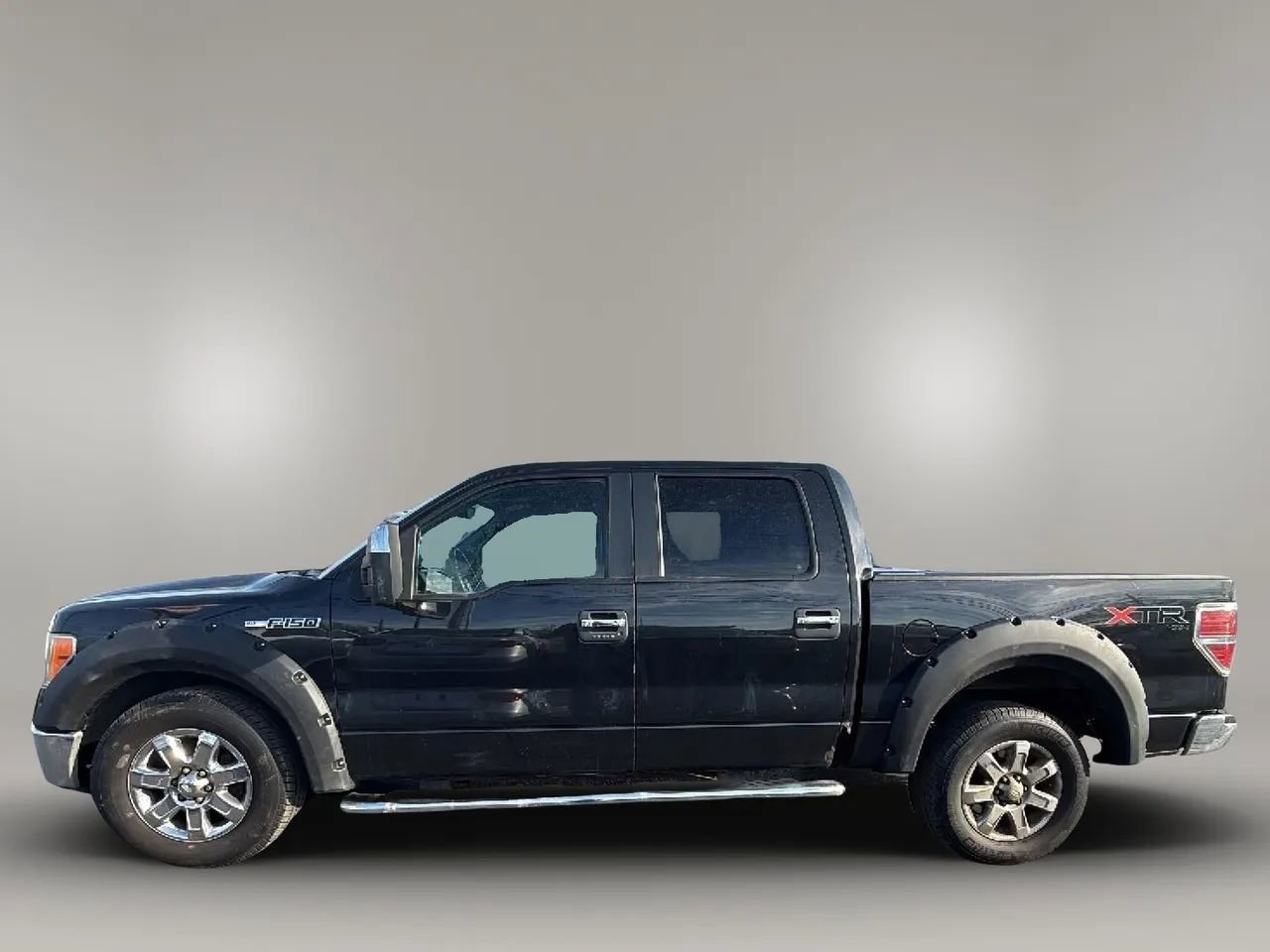Used 2013 Ford F150 XLT w/ Luxury Equipment Group image 2