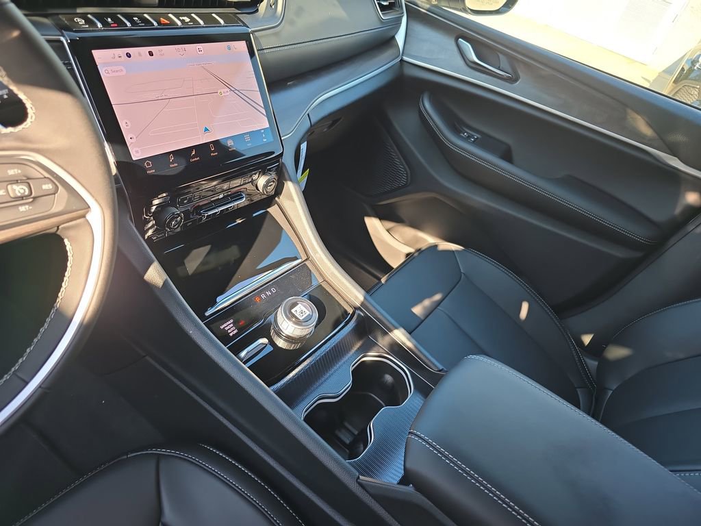 New 2025 Jeep Grand Cherokee Limited w/ Black Appearance Package image 26