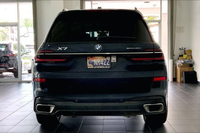 Used 2024 BMW X7 xDrive40i w/ M Sport Package AWD/4WD image 4