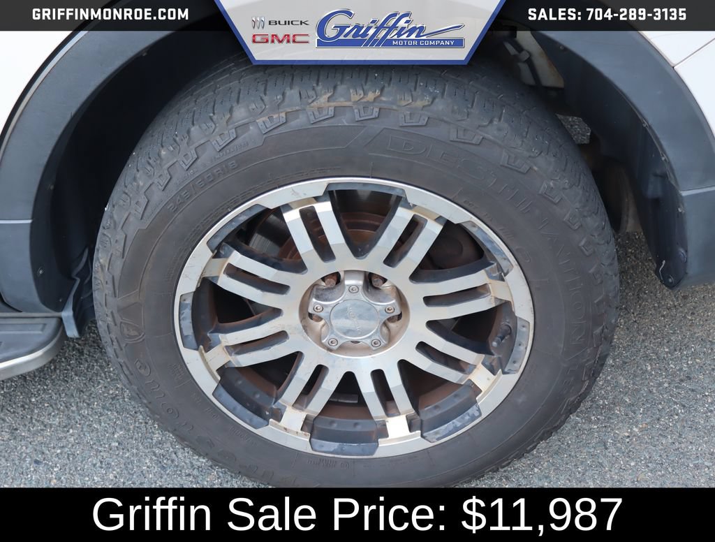 Used 2016 Ford Explorer XLT w/ Equipment Group 202A FWD image 11