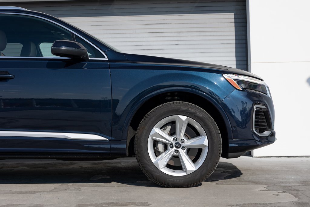Used 2025 Audi Q7 3.0T Premium w/ Convenience Package image 6
