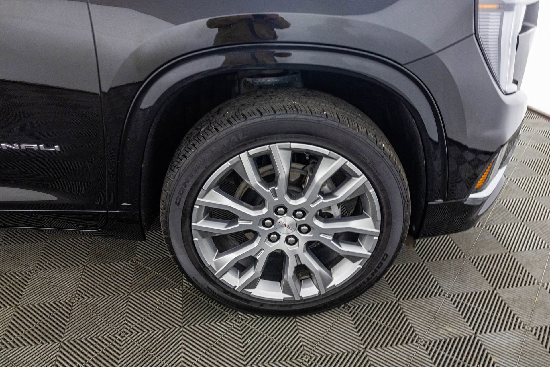 Used 2024 GMC Acadia Denali image 50