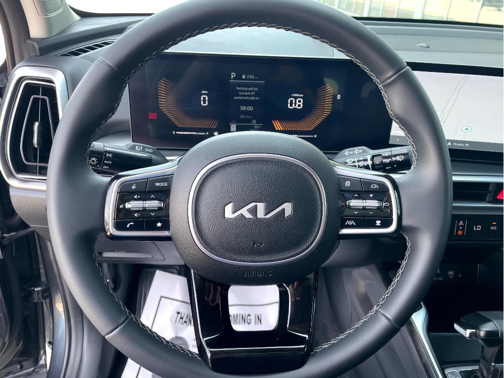 Used 2024 Kia Sorento S AWD/4WD image 13