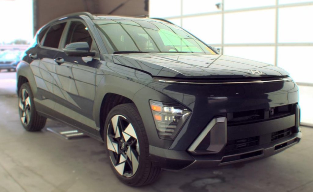 Used 2024 Hyundai Kona Limited AWD/4WD image 3