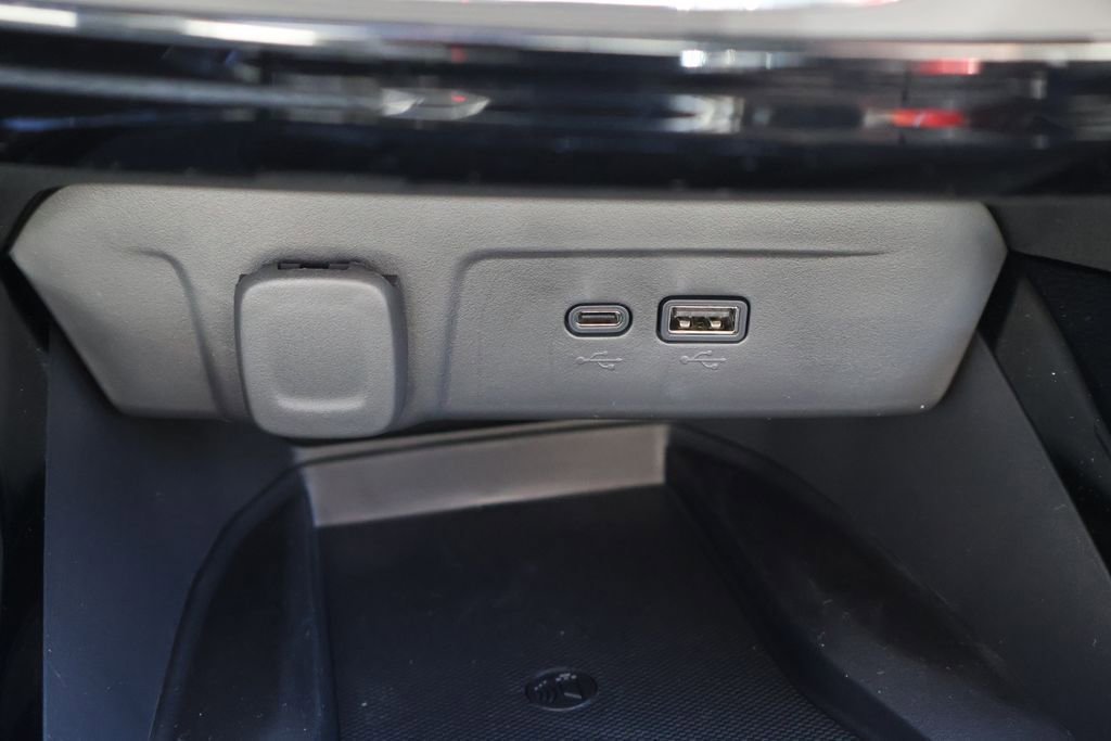 New 2026 Chevrolet Trax LT w/ Sunroof Package FWD image 34