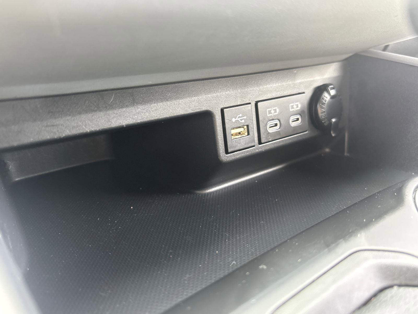 Used 2023 Toyota Highlander LE image 25