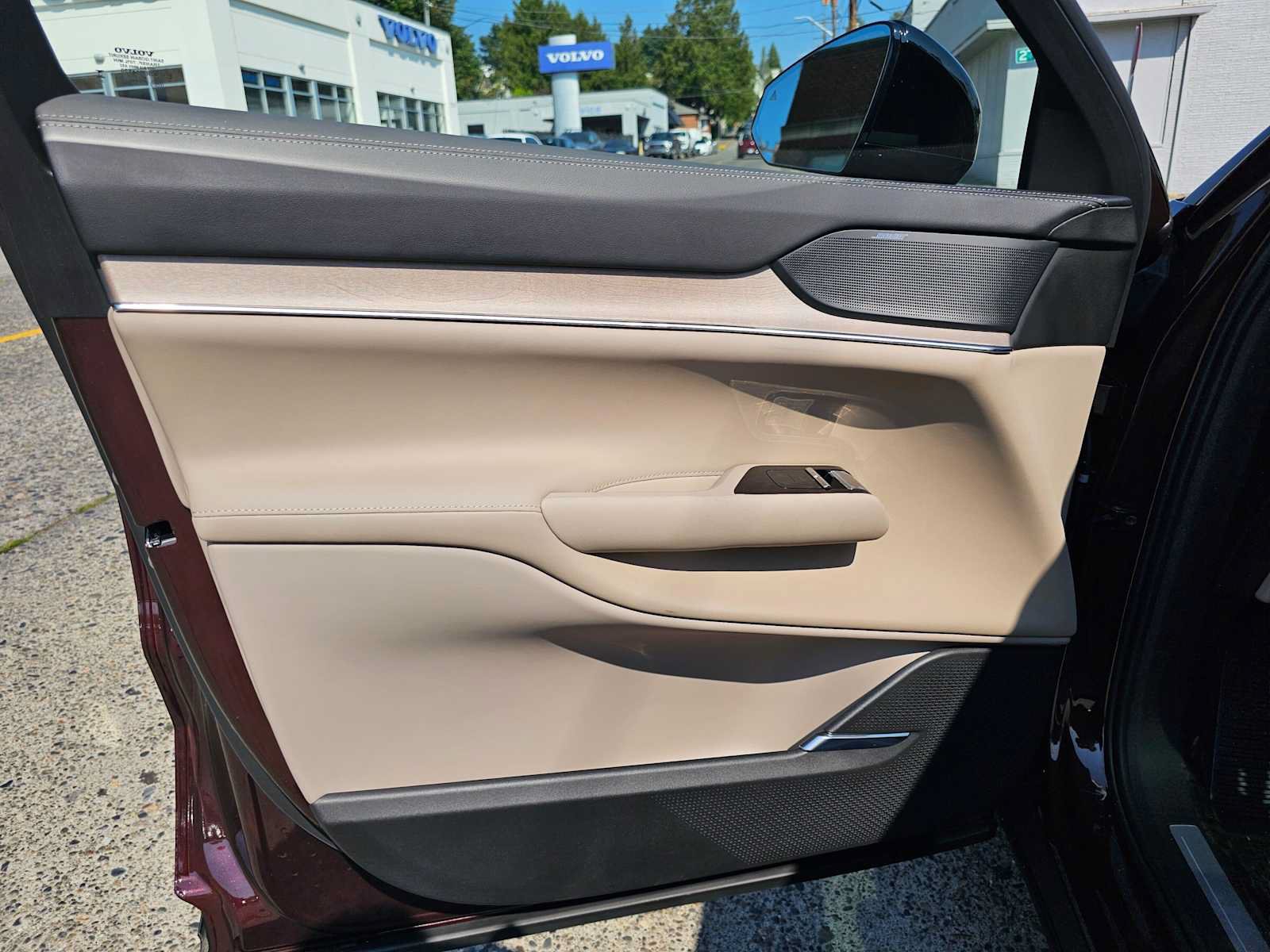 New 2026 Volvo EX90 Plus AWD/4WD image 25