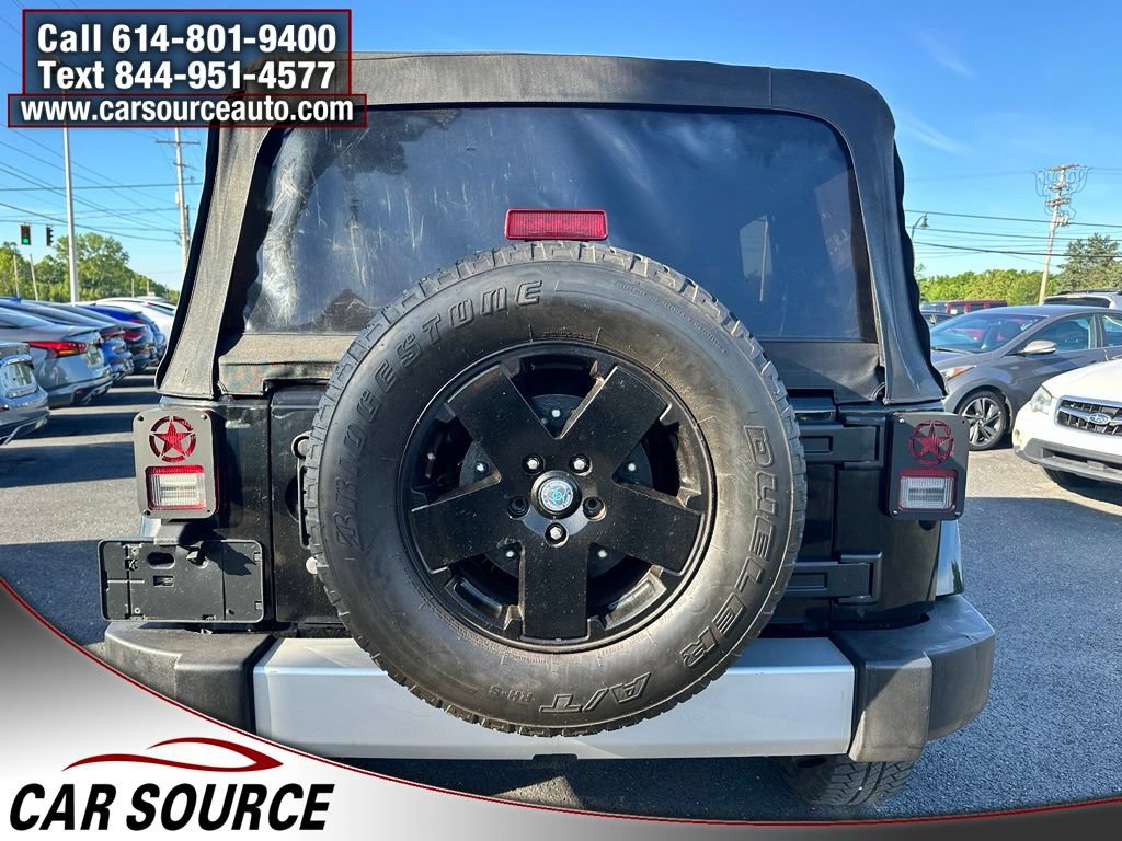 Used 2012 Jeep Wrangler Unlimited Sahara AWD/4WD image 5