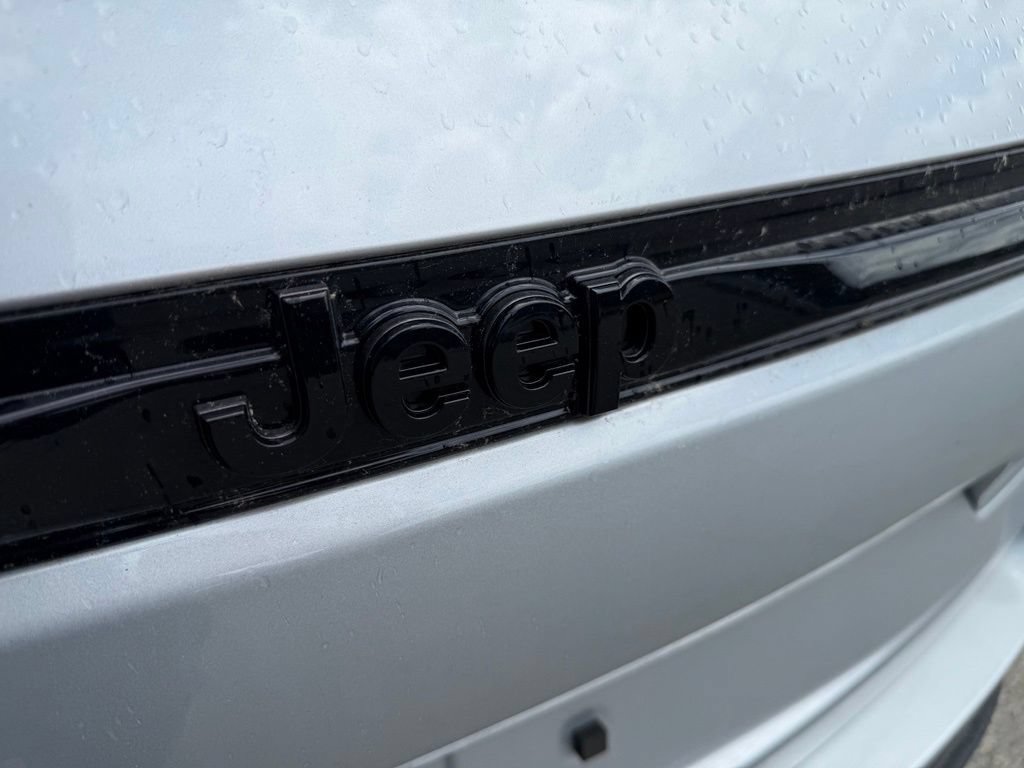 New 2026 Jeep Grand Cherokee Altitude AWD/4WD image 20