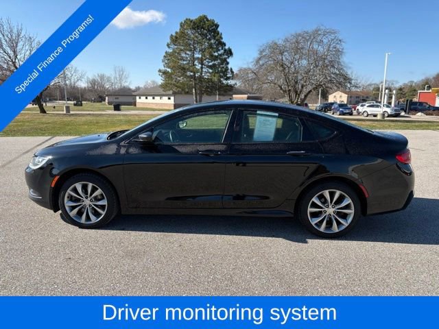 Used 2016 Chrysler 200 S image 3