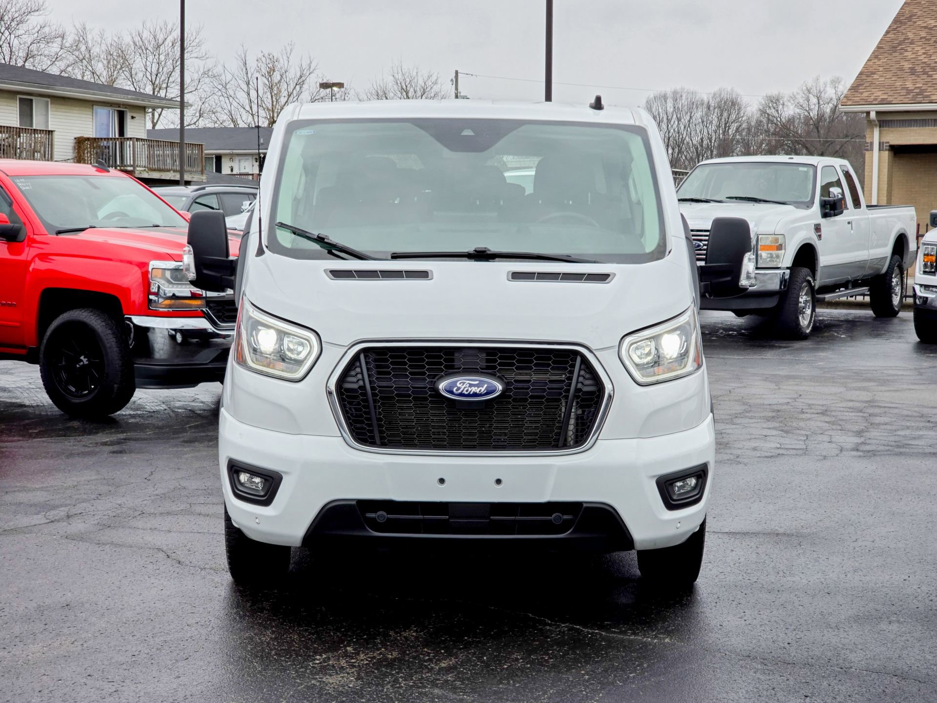 Used 2023 Ford Transit 350 XLT image 4