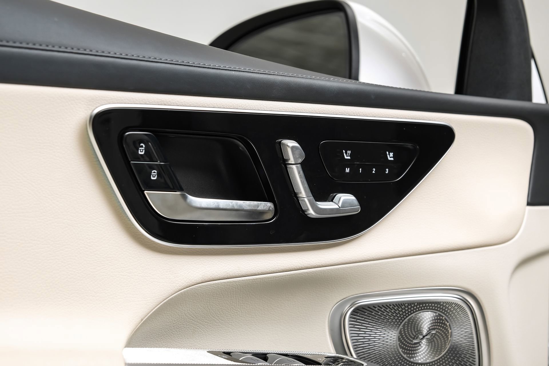 Used 2024 Mercedes-Benz GLC 300 image 40