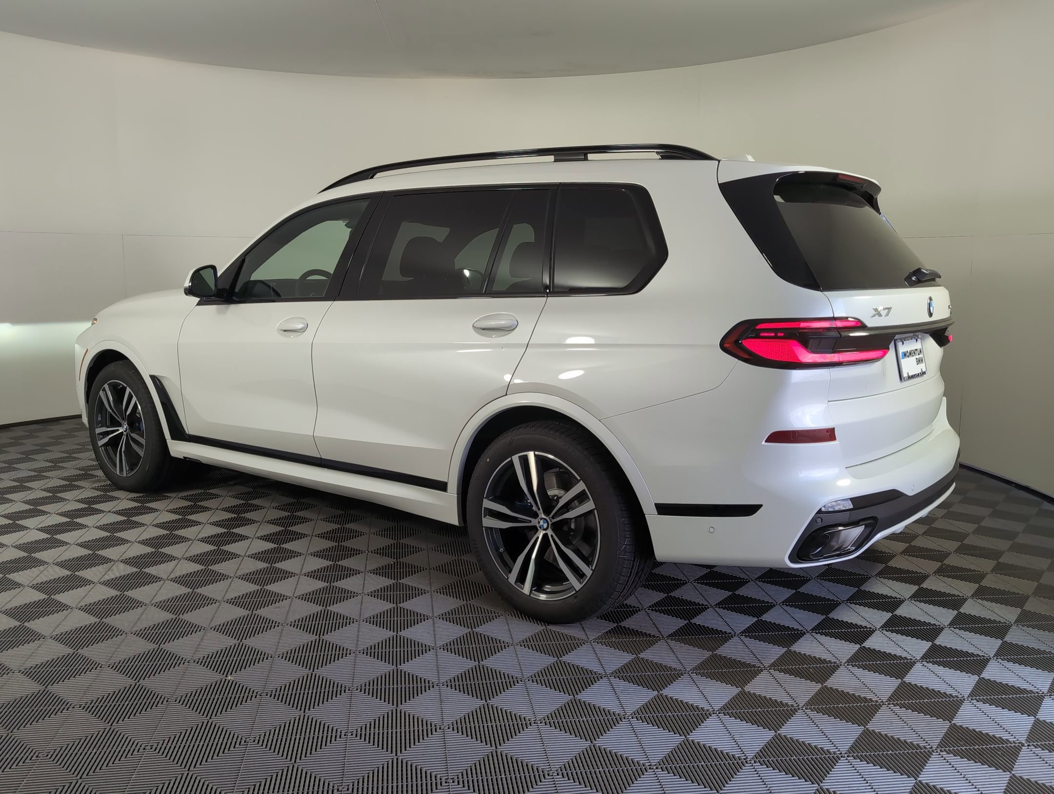 New 2026 BMW X7 xDrive40i w/ M Sport Package image 3