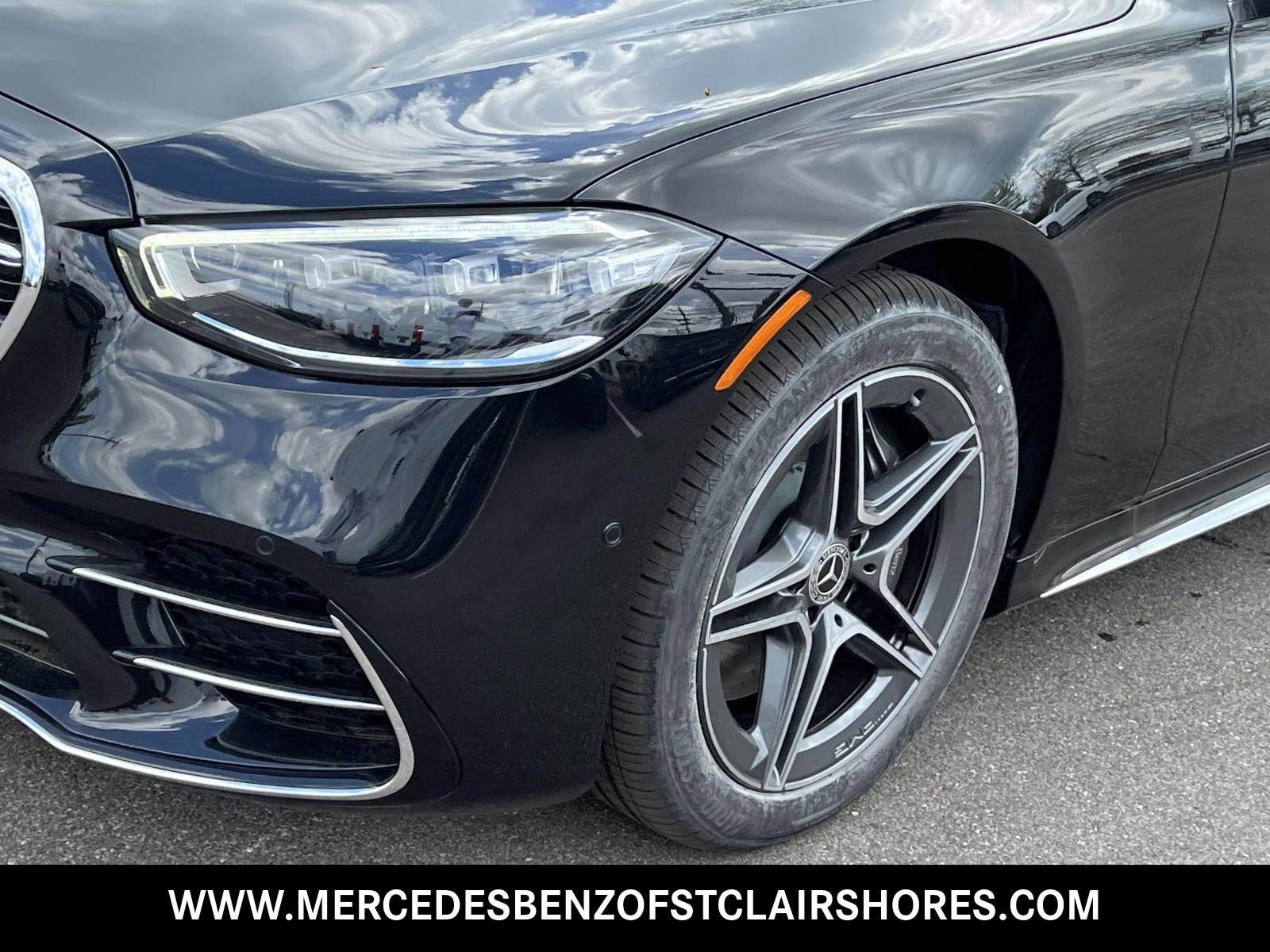 New 2025 Mercedes-Benz S 500 4MATIC image 9