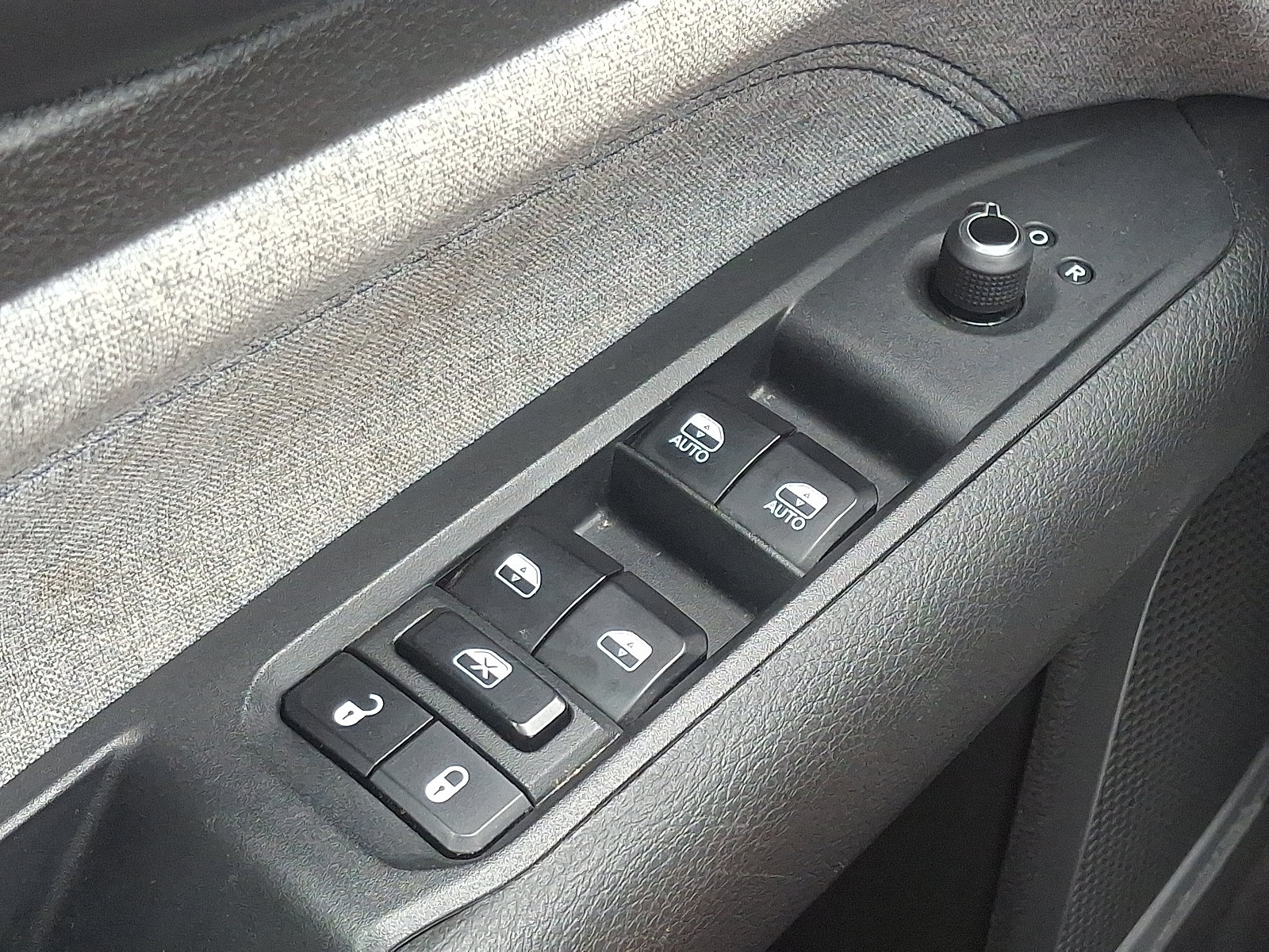 Used 2024 Jeep Compass Latitude AWD/4WD image 23