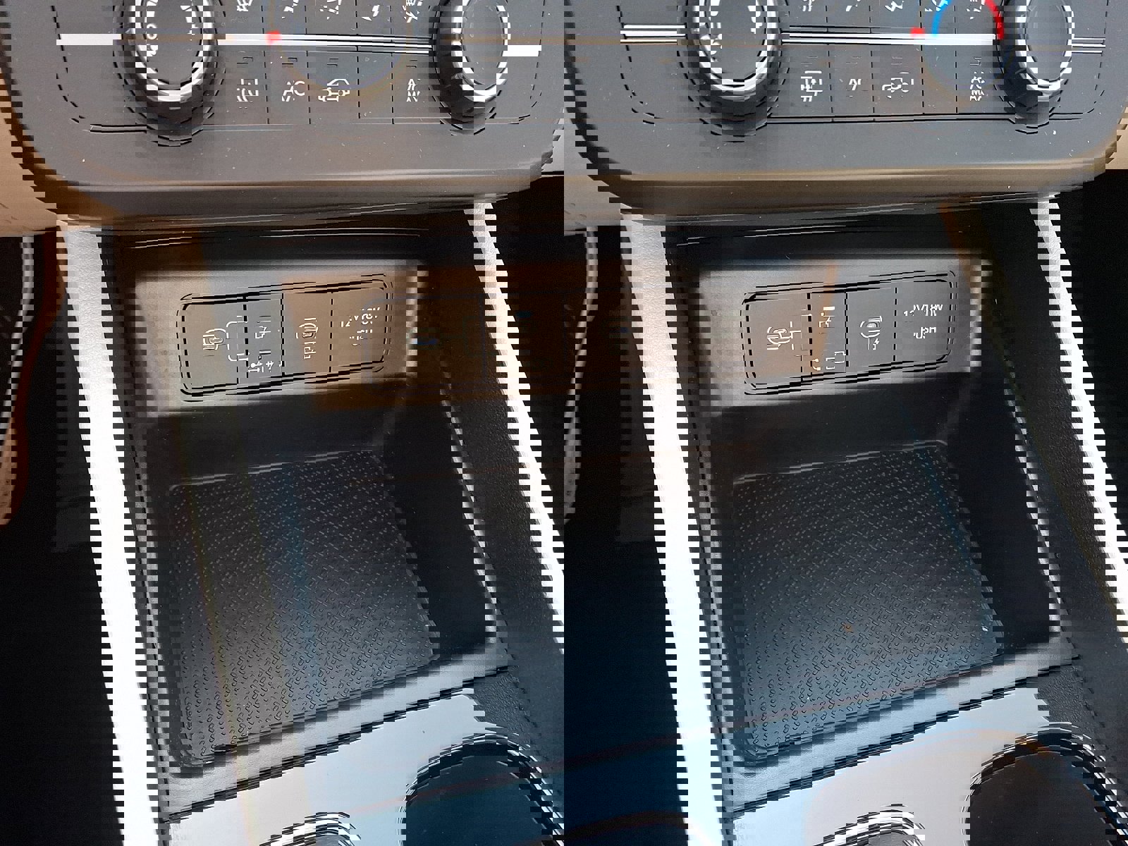 Certified 2025 Hyundai Tucson SE image 24