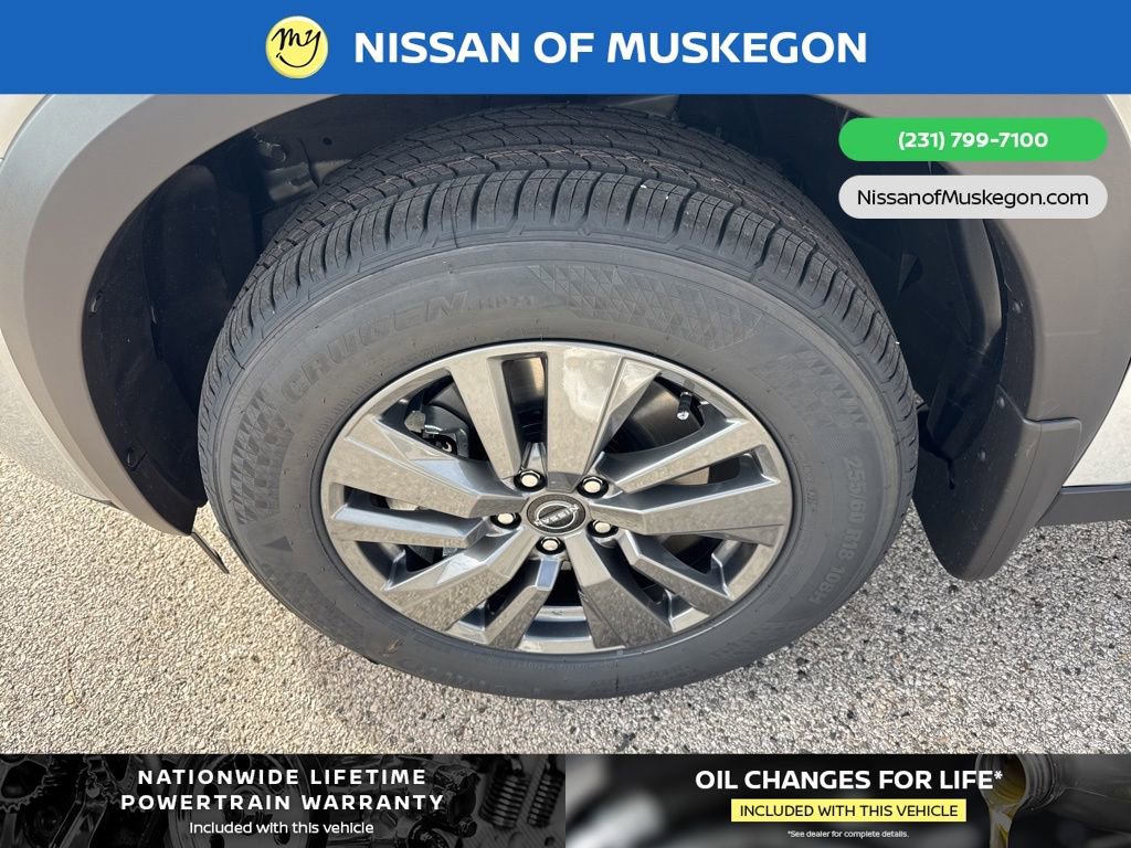 New 2025 Nissan Pathfinder SV image 9