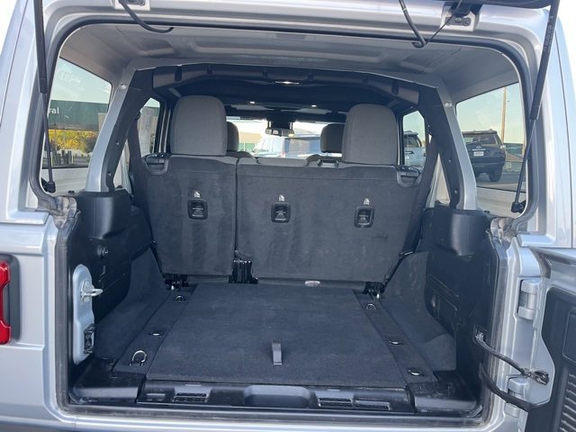 Used 2024 Jeep Wrangler Sahara image 30