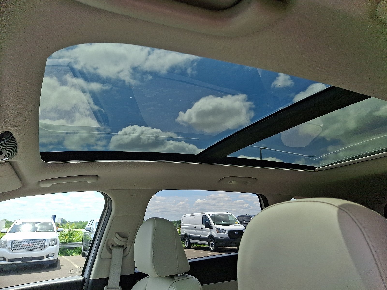 Used 2021 Kia Sorento S w/ Panoramic Sunroof Package FWD image 15