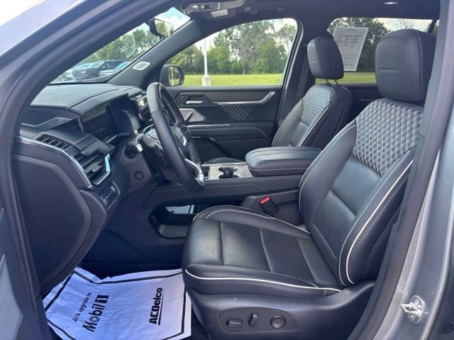 Certified 2024 GMC Acadia Denali w/ Super Cruise Package AWD/4WD image 16