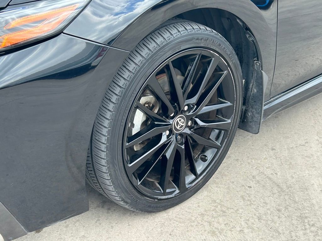 Used 2021 Toyota Camry XSE image 9