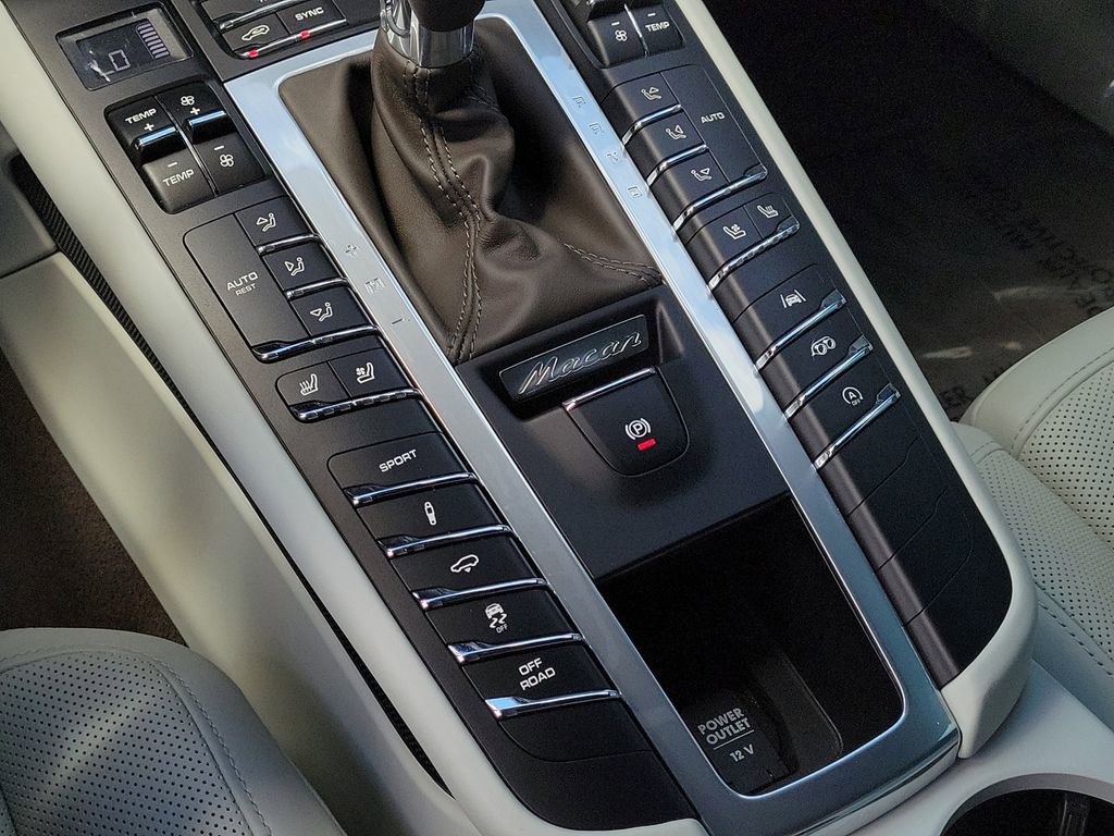 Certified 2021 Porsche Macan GTS AWD/4WD image 36