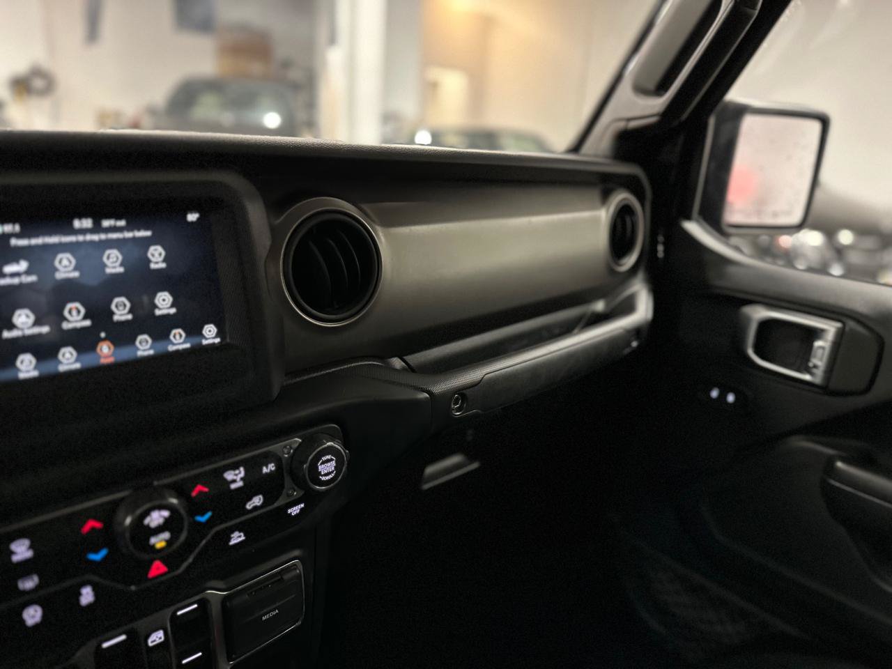 Used 2020 Jeep Gladiator Sport w/ Quick Order Package 24S AWD/4WD image 27