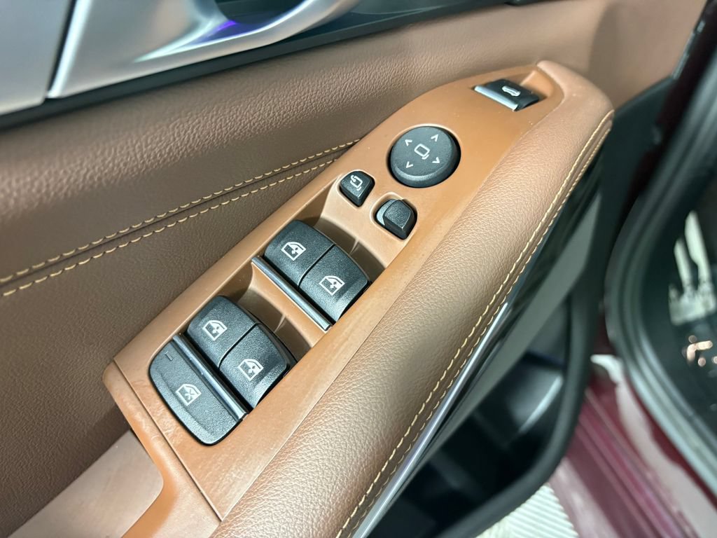 Used 2021 BMW X5 M50i AWD/4WD image 12