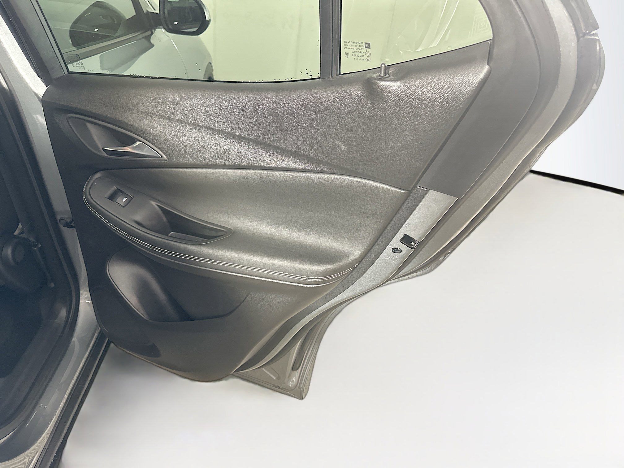Used 2025 Buick Encore GX Preferred AWD/4WD image 28