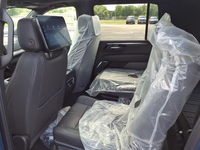 New 2026 Chevrolet Suburban High Country AWD/4WD image 9