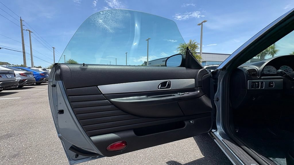 Used 2005 Ford Thunderbird RWD image 10