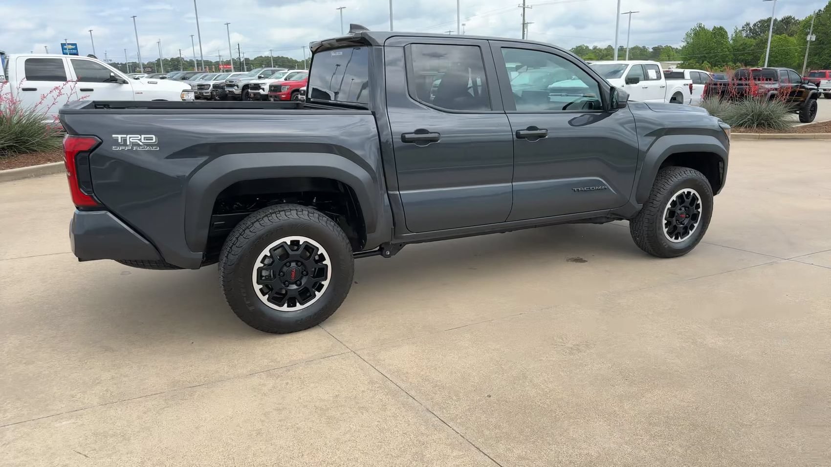 Used 2024 Toyota Tacoma TRD Off-Road AWD/4WD image 9