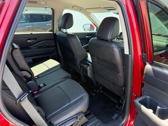 Certified 2025 Nissan Pathfinder SL AWD/4WD image 22