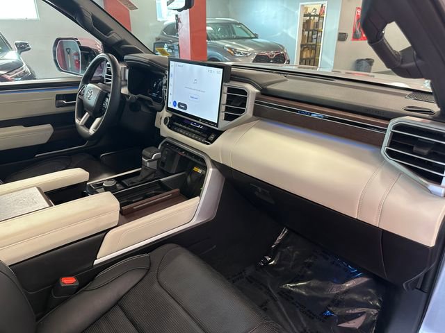 Used 2024 Toyota Sequoia Capstone image 18