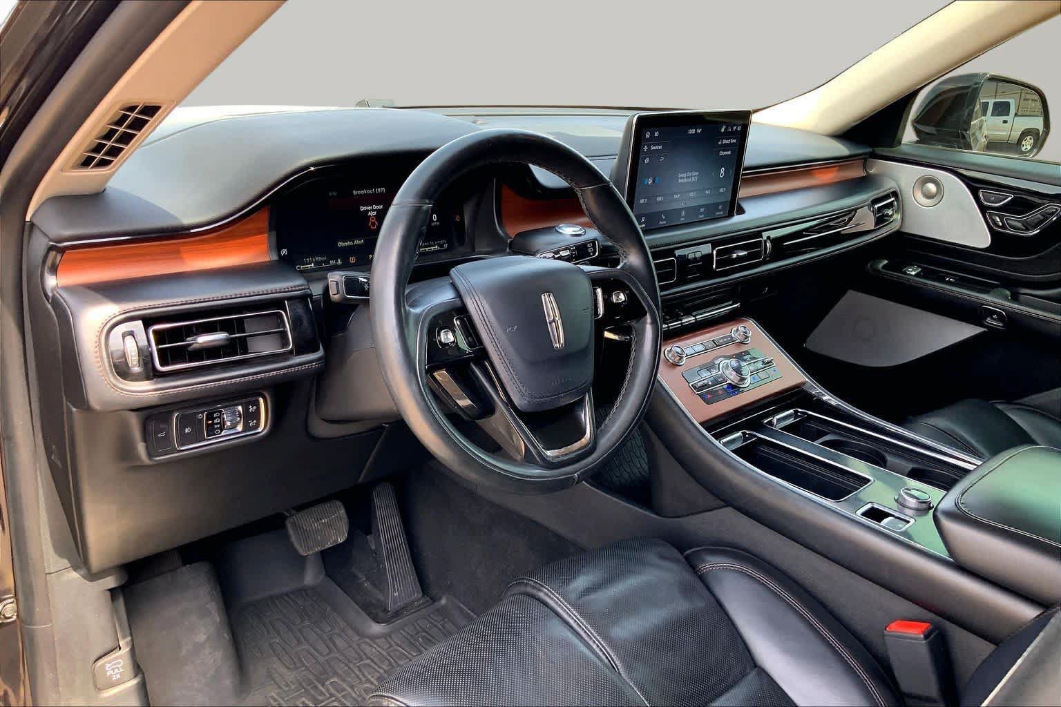 Used 2021 Lincoln Aviator Reserve w/ Equipment Group 210A AWD/4WD image 18