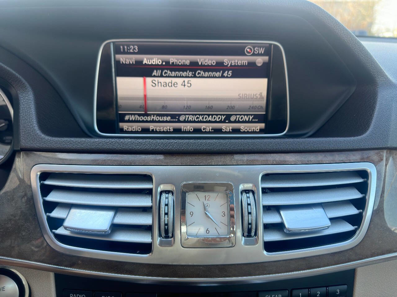 Used 2014 Mercedes-Benz E 350 E 350 Luxury 4MATIC AWD 4dr Se image 28