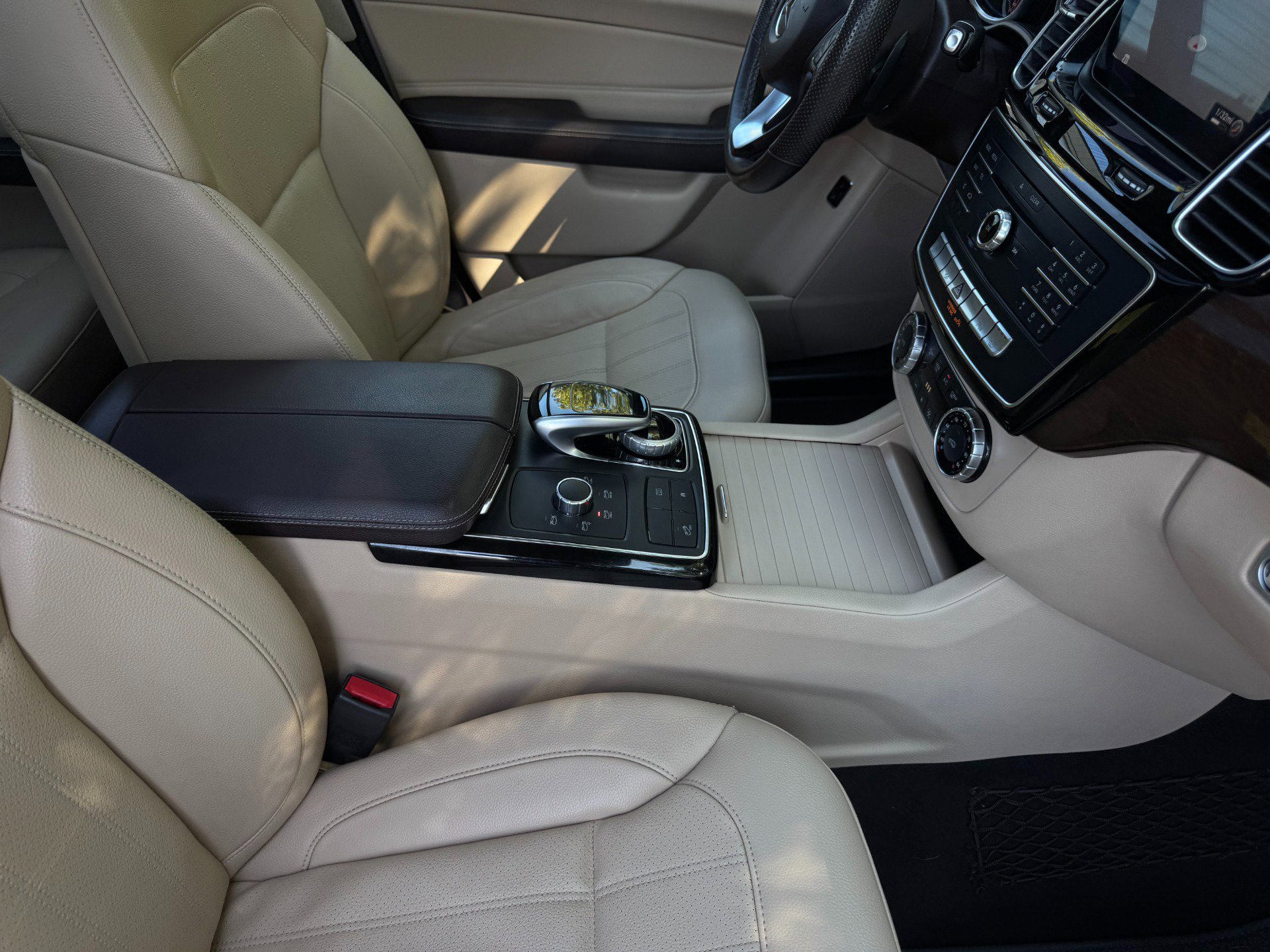 Used 2018 Mercedes-Benz GLE 350 4MATIC image 24