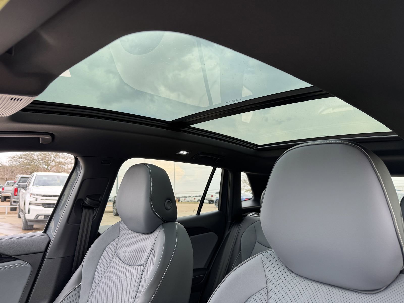 New 2026 Volkswagen Tiguan SE R-Line image 24